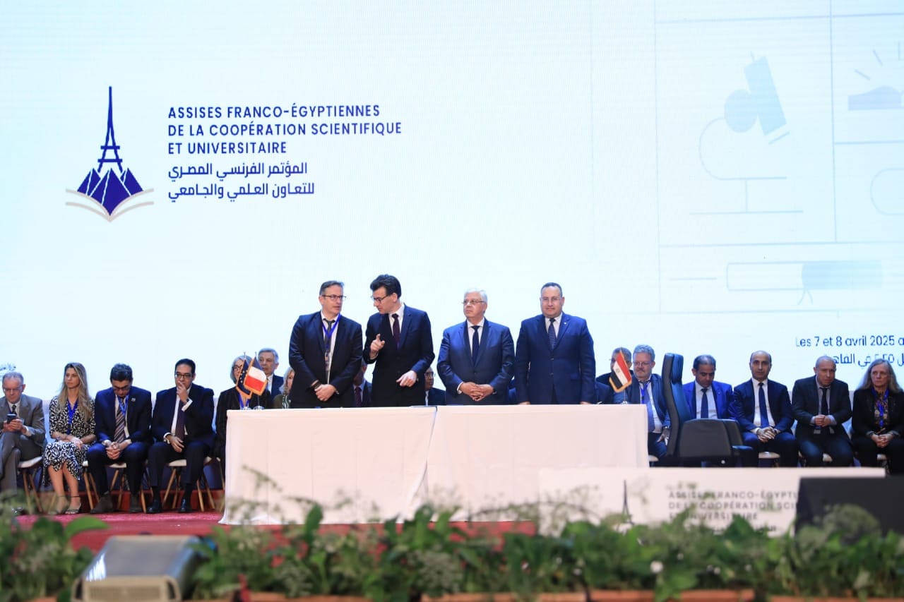IMG 20250408 WA0044 التعليم العالي التعليم العالي: رئيس جامعة الإسكندرية يوقع خمس بروتوكولات تعاون مع جامعات فرنسية موقع في الجامعة