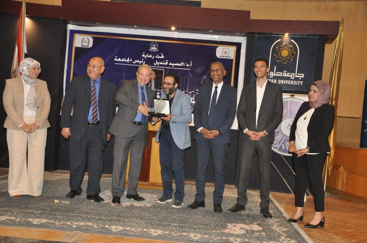 IMG 20250410 WA0009 جامعة القاهرة جامعة القاهرة: زيارة ماكرون دعوة لنهضة يقودها الشباب في مصر مهد الحضارة موقع في الجامعة