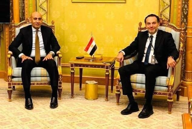 IMG 20250415 WA00281 الجامعة المصرية الصينية وزير التعليم يبحث مع رئيس قسم التعليم بشركة جوجل لمنطقة الشرق الأوسط وشمال أفريقيا التعاون موقع في الجامعة