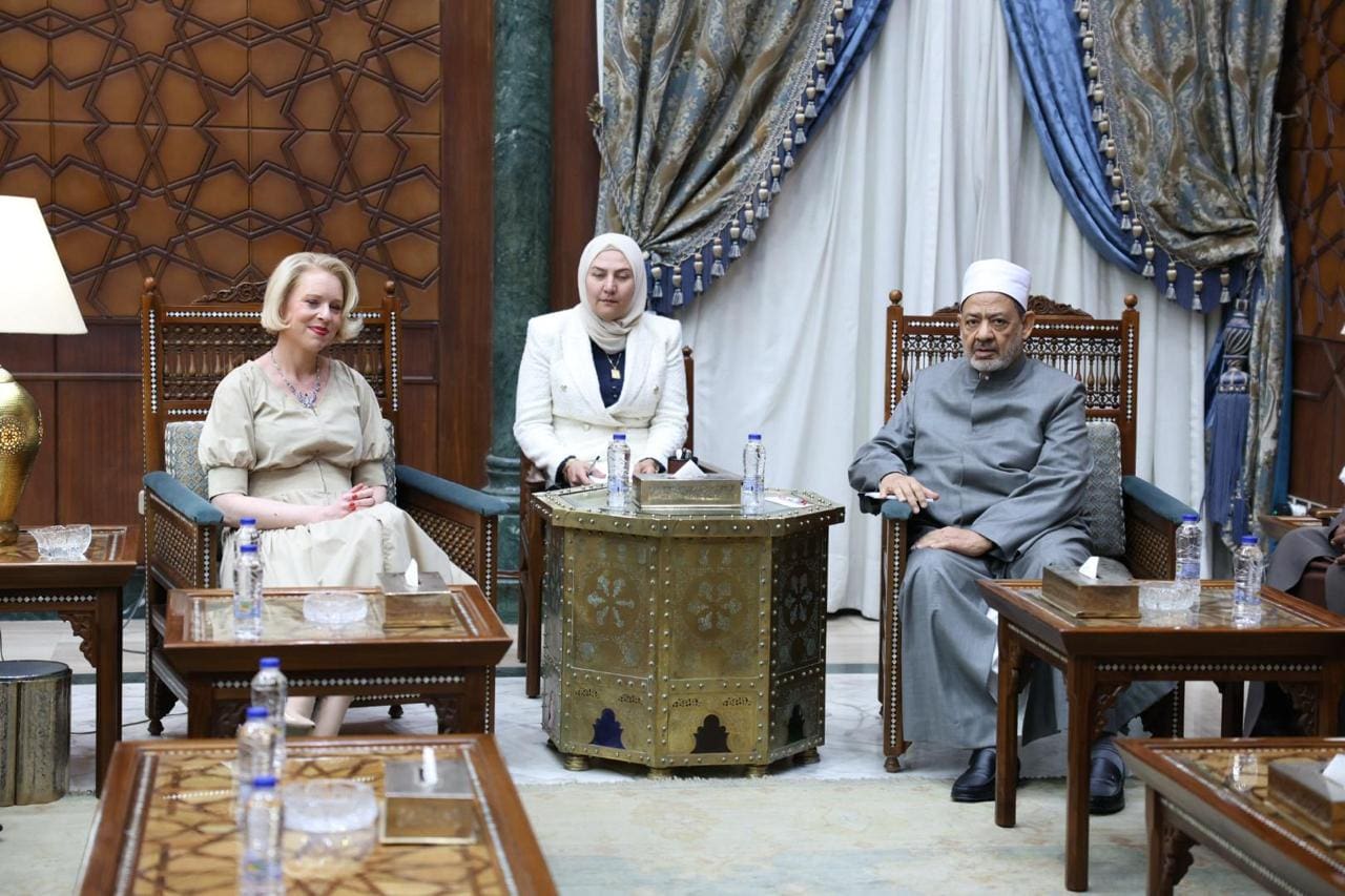 IMG 20250416 WA0027 جامعة الأزهر الإمام الأكبر لرئيسة البرلمان السلوفيني: الأزهر منارة للعلم وقِبلة للطلاب الوافدين من مختلف دول العالم موقع في الجامعة