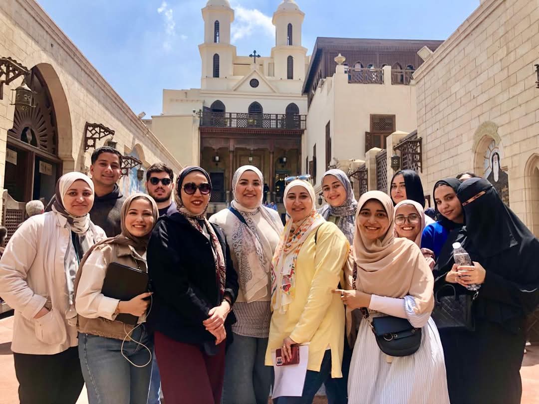 IMG 20250417 WA0034 طلاب طلاب الهندسة المعمارية الجامعة الروسية فى زياره ميدانية لمجمع الأديان بمصر القديمة موقع في الجامعة