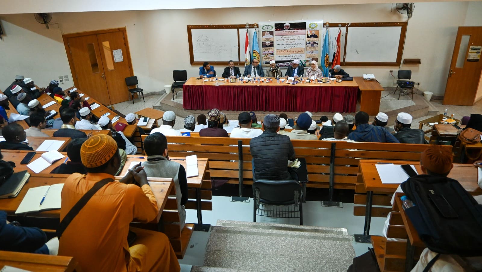 IMG 20250421 WA0045 مصر بعيون النيل جامعة الأزهر: تدريب الطلاب والباحثين على تخريج الأحاديث ودراسة الأسانيد موقع في الجامعة
