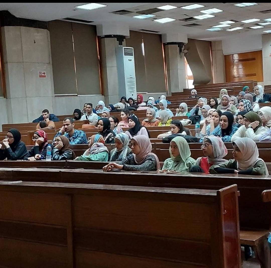 IMG 20250422 WA0095 قنديل "ضمن المبادرة الرئاسية بداية" .. جامعة حلوان تناقش كيفية تحويل الأفكار الإبداعية إلى مشروعات حقيقية موقع في الجامعة