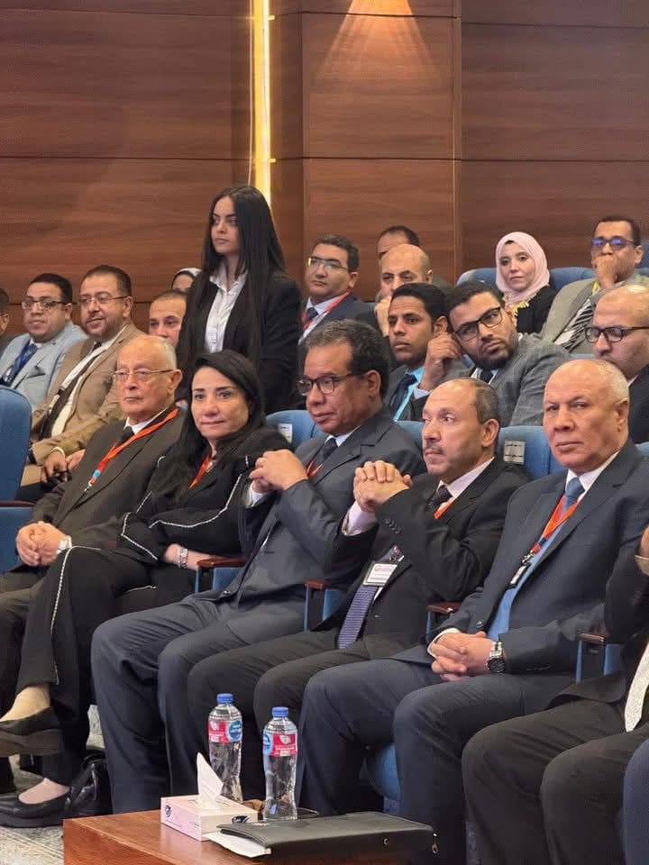 انطلاق الجلسة الافتتاحية للمؤتمر الطبي الدولي الرابع لجامعات الصعيد 1 IMG 20250427 WA0014 الصعيد انطلاق الجلسة الافتتاحية للمؤتمر الطبي الدولي الرابع لجامعات الصعيد موقع في الجامعة