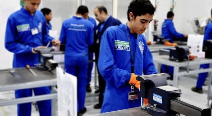 IMG 8075 مدرسة كل ما تريد معرفته عن مدرسة محمود العناني للتكنولوجيا التطبيقية.. المنهج وشروط التقديم موقع في الجامعة