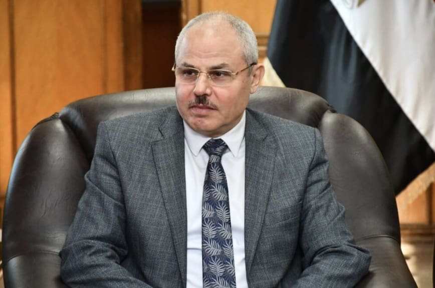غدا.. الكلية المصرية الصينية للتكنولوجيا التطبيقية تطلق مؤتمرها السنوي الأول للدراسات العليا 1 الدكتور ناصر مندور رئيس جامعة قناة السويس