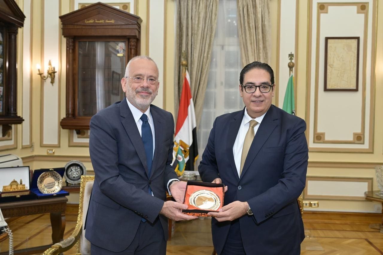 d1c8e588 ae2d 4f15 8eb5 4536edd4bca0 حاسبات رئيس جامعة القاهرة يستقبل السفير اليوناني بمصر لبحث سبل تعزيز التعاون المشترك مع الجامعات اليونانية موقع في الجامعة