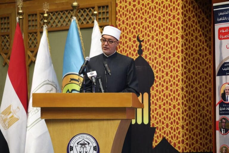 مفتي الجمهورية يدعو لتطوير مناهج جامعية متخصصة في "فقه بناء الإنسان" 4 e745413f 843c 4390 94e6 f34597592839 مفتي الجمهورية مفتي الجمهورية يدعو لتطوير مناهج جامعية متخصصة في "فقه بناء الإنسان" موقع في الجامعة