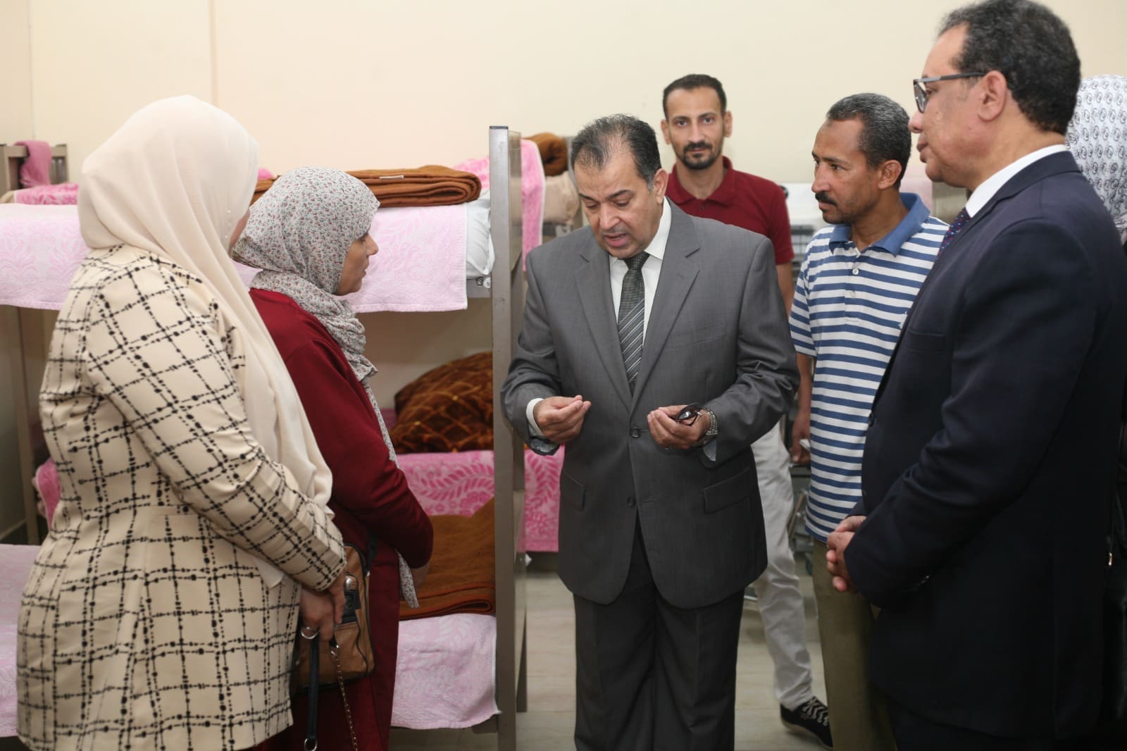 رئيس جامعة جنوب الوادي: دعم الأشقاء الفلسطينيين 1 جامعة جنوب الوادي جنوب رئيس جامعة جنوب الوادي: دعم الأشقاء الفلسطينيين موقع في الجامعة