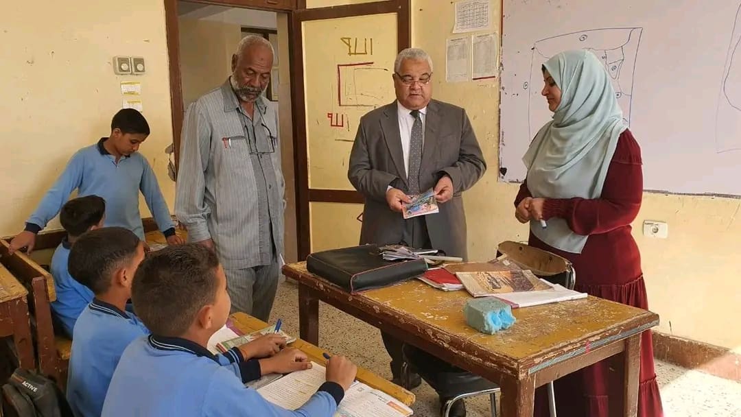 1746534907492 الثانوية العامة وكيل تعليم الأقصر يتفقد مدارس الزمامي.. ويشدد على الحضور والالتزام بالخطط الدراسية موقع في الجامعة