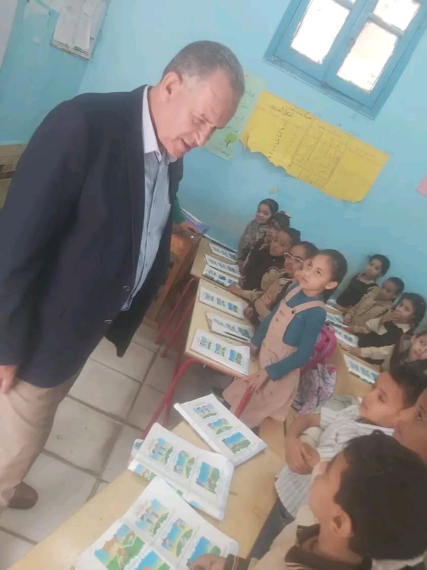 1747045988441 البحيرة خلال جولة.. وكيل تعليم أسيوط يتابع دفاتر المعلمين وسجلات الحضور والمواظبة موقع في الجامعة