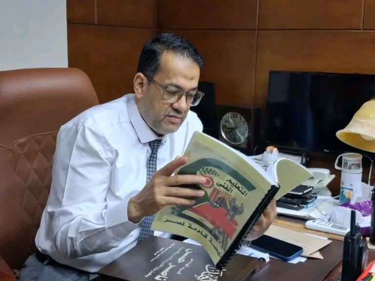 فرصة أخيرة للتقديم بالمرحلة الثانية للصف الأول الثانوي في الغربية.. التسجيل مستمر حتى 17 أغسطس 1 ناصر حسن وكيل وزارة التربية والتعليم بالغربية