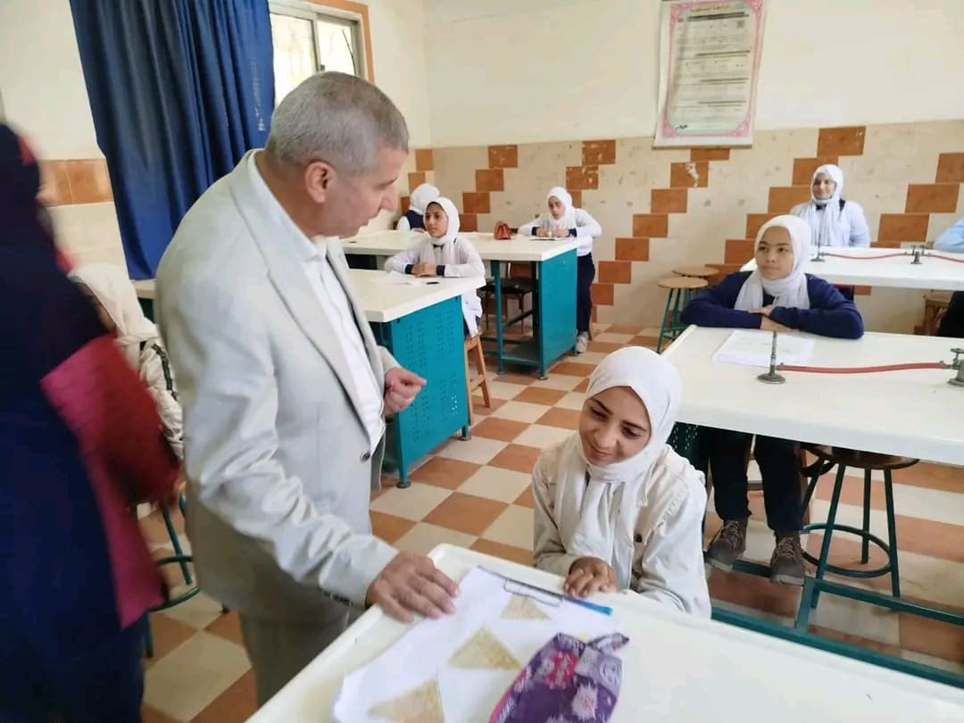 وكيل تعليم الشرقية: الامتحانات تسير في أجواء هادئة وآمنة.. ولم نتلقَ أي شكاوى حتى الآن 1 1747747850410 تعليم الشرقية وكيل تعليم الشرقية: الامتحانات تسير في أجواء هادئة وآمنة.. ولم نتلقَ أي شكاوى حتى الآن موقع في الجامعة