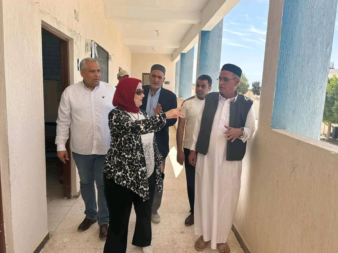 استجابة فورية من "تعليم مطروح" لمطالب أهالي أم الرخم.. وتوجه بإنشاء فصل ثانوي لمواجهة التسرب 1 1747910786125 تعليم استجابة فورية من "تعليم مطروح" لمطالب أهالي أم الرخم.. وتوجه بإنشاء فصل ثانوي لمواجهة التسرب موقع في الجامعة