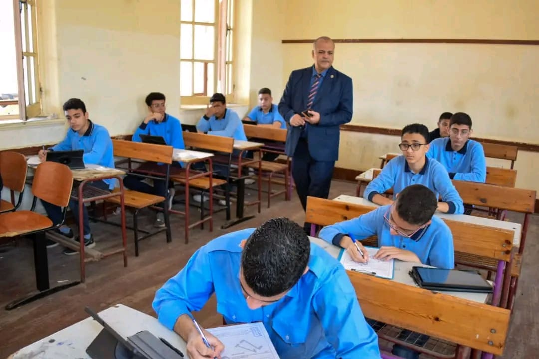 الغرباوي من لجان شرق بورسعيد: "لا نُجامل في الانضباط.. وهدفنا امتحانات بلا توتر" 1 1747917640052 شرق بورسعيد الغرباوي من لجان شرق بورسعيد: "لا نُجامل في الانضباط.. وهدفنا امتحانات بلا توتر" موقع في الجامعة