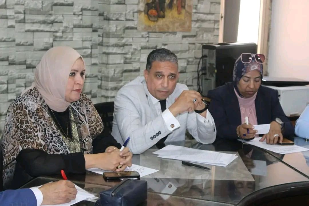 بعين لا تنام.. وكيل تعليم الجيزة يتابع غرفة العمليات ويوجه بحسم ونزاهة في امتحانات الشهادات 1 بعين لا تنام.. وكيل تعليم الجيزة يتابع غرفة العمليات ويوجه بحسم ونزاهة في امتحانات الشهادات