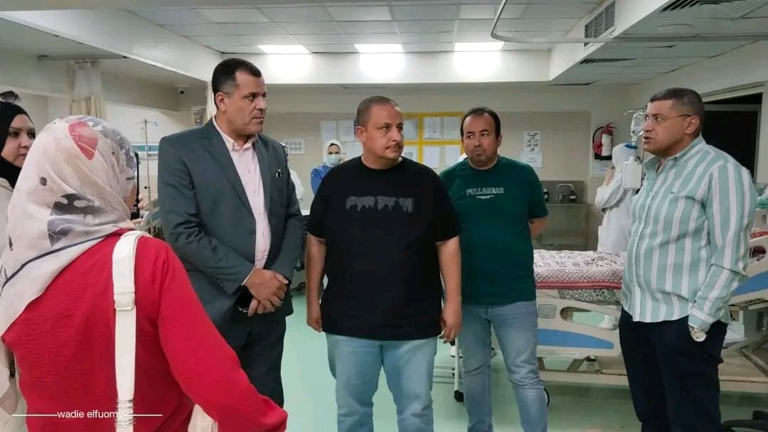 بعد سقوطها من عقار.. محافظ دمياط يطمئن على حالة الطالبة ريتال ويوجه بدعم أسرتها