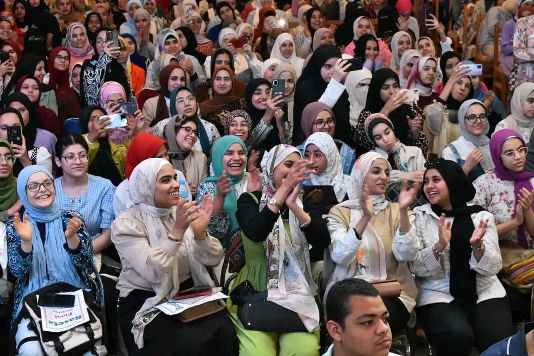 50ac7cd5 5654 44a0 9a6f 420a6b34e884 تعليم مدير تعليم سوهاج يشهد ختام فعاليات مبادرة "بسيطة" لطلاب شهادة الثانوية العامة موقع في الجامعة