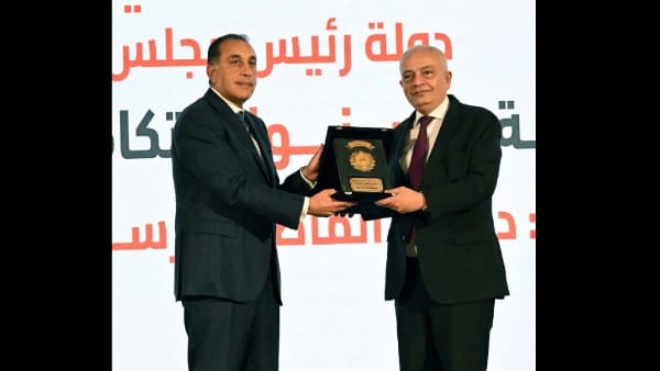 6091208092265202505110810581058 رضا بعد تكريمه من رئيس الوزراء.. رضا حجازي: كل التقدير لمن عمل بإخلاص من أجل غد أفضل لمصر موقع في الجامعة