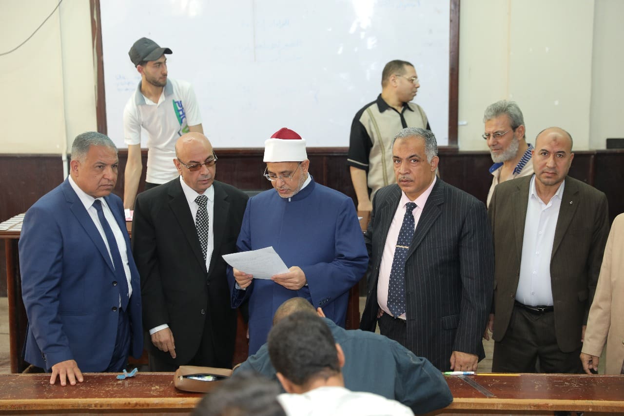 تعليمات جديدة من رئيس جامعة الأزهر لـ عمداء الكليات بشأن امتحانات نهاية العام 1 74405213 6b0d 4a0b b020 9e8236a65d87 جامعة الأزهر تعليمات جديدة من رئيس جامعة الأزهر لـ عمداء الكليات بشأن امتحانات نهاية العام موقع في الجامعة