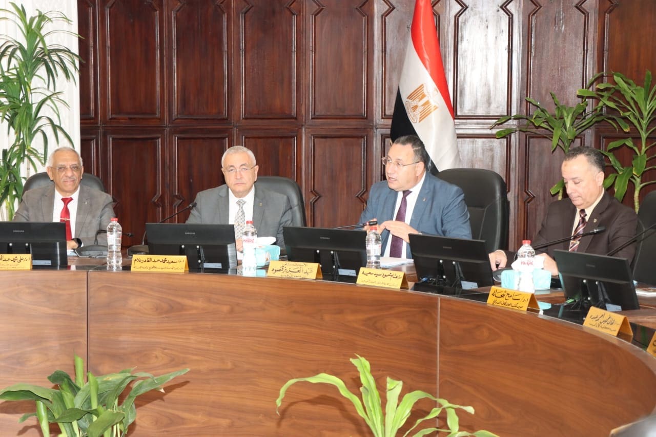 8f166523 6b67 46ec 9d2e 9634f9bd117c طلاب رئيس جامعة الإسكندرية يُهنئ منتسبي الجامعة بمناسبة قرب حلول عيد الأضحى ويؤكد رفع درجة الاستعداد حتى الانتهاء من امتحانات نهاية العام موقع في الجامعة