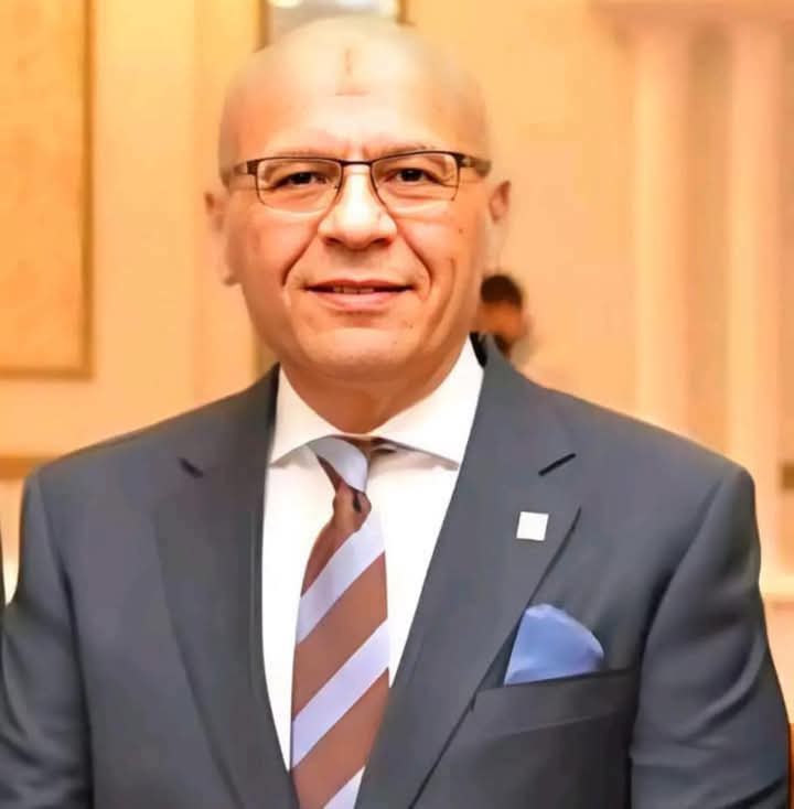 تعرف على الدكتور أحمد أنور عبد الغني يونس.. عميد كلية الطب بجامعة قناة السويس 1 الدكتور أحمد أنور عبد الغني يونس عميد كلية الطب بجامعة قناة السويس