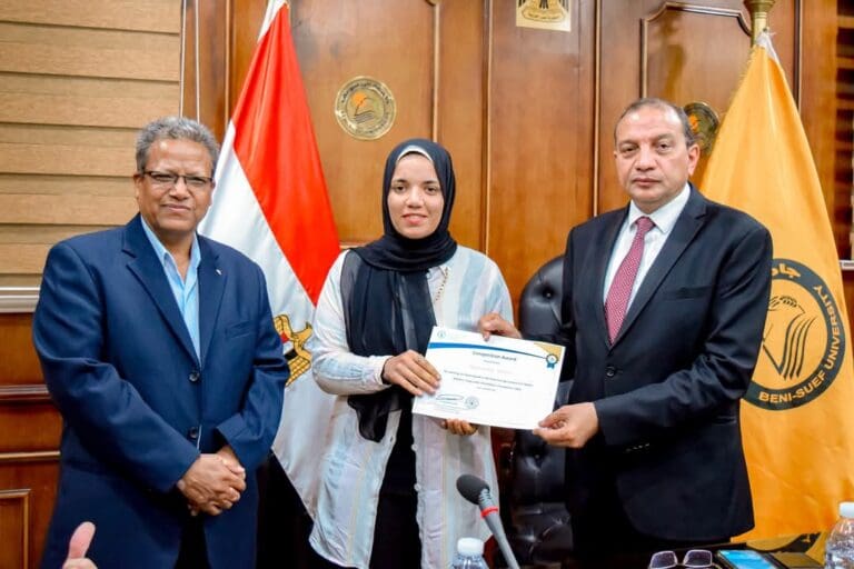 بحث علمي مبتكر من كلية الزراعة بجامعة بني سويف يفوز بالمركز الأول 8 FB IMG 1746531376187 وظائف بحث علمي مبتكر من كلية الزراعة بجامعة بني سويف يفوز بالمركز الأول موقع في الجامعة