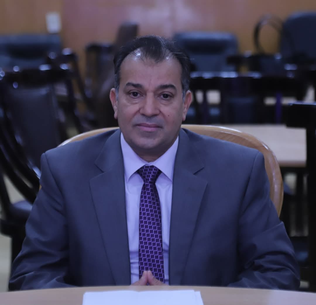 رئيس جامعة جنوب الوادي يناقش مبادرة الحوكمة الالكترونية للمستشفيات الجامعية