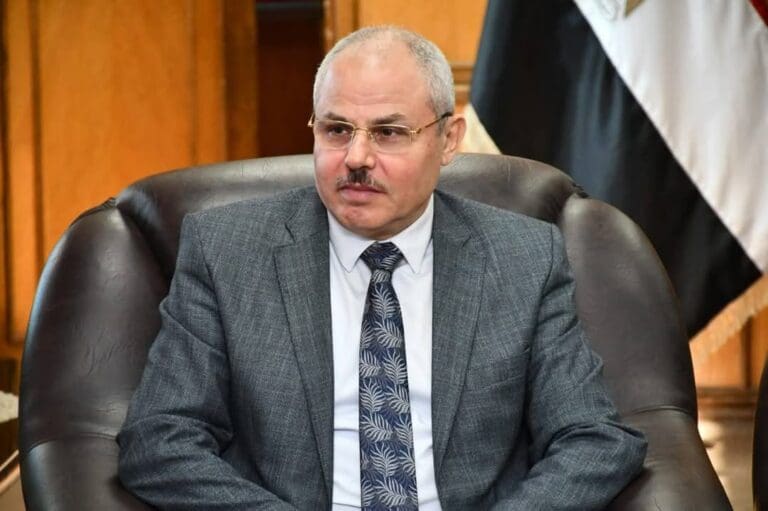 جامعة قناة السويس تُنير طريق المراهقات ببرنامج تدريبي حول تحديات مرحلة النمو 5 FB IMG 1746712228422 وزير التعليم جامعة قناة السويس تُنير طريق المراهقات ببرنامج تدريبي حول تحديات مرحلة النمو موقع في الجامعة