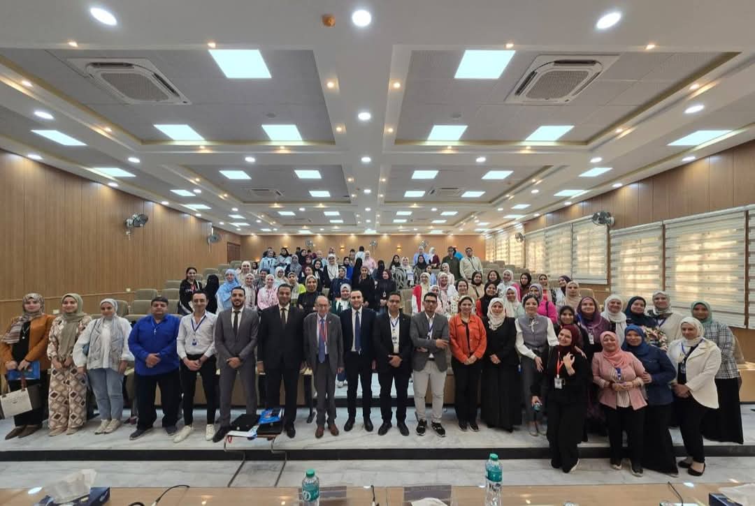 FB IMG 1746991041331 جامعة المنصورة جامعة المنصورة تتبنّى أدوات الذكاء الاصطناعي في تدريس اللغة الإنجليزية بشراكة عالمية موقع في الجامعة