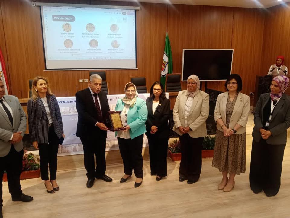 FB IMG 1747040632612 جامعة القاهرة "إطلاق شبكة المرأة العربية والمنصة التفاعلية الأولى من نوعها".. جامعة القاهرة تحتفي بعالمات الرياضيات موقع في الجامعة
