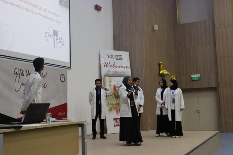 طلاب "طب المنصورة" يتألقون في الجولة الإكلينيكية الكبرى بالجامعة 4 FB IMG 1747243024829 جامعة المنيا طلاب "طب المنصورة" يتألقون في الجولة الإكلينيكية الكبرى بالجامعة موقع في الجامعة