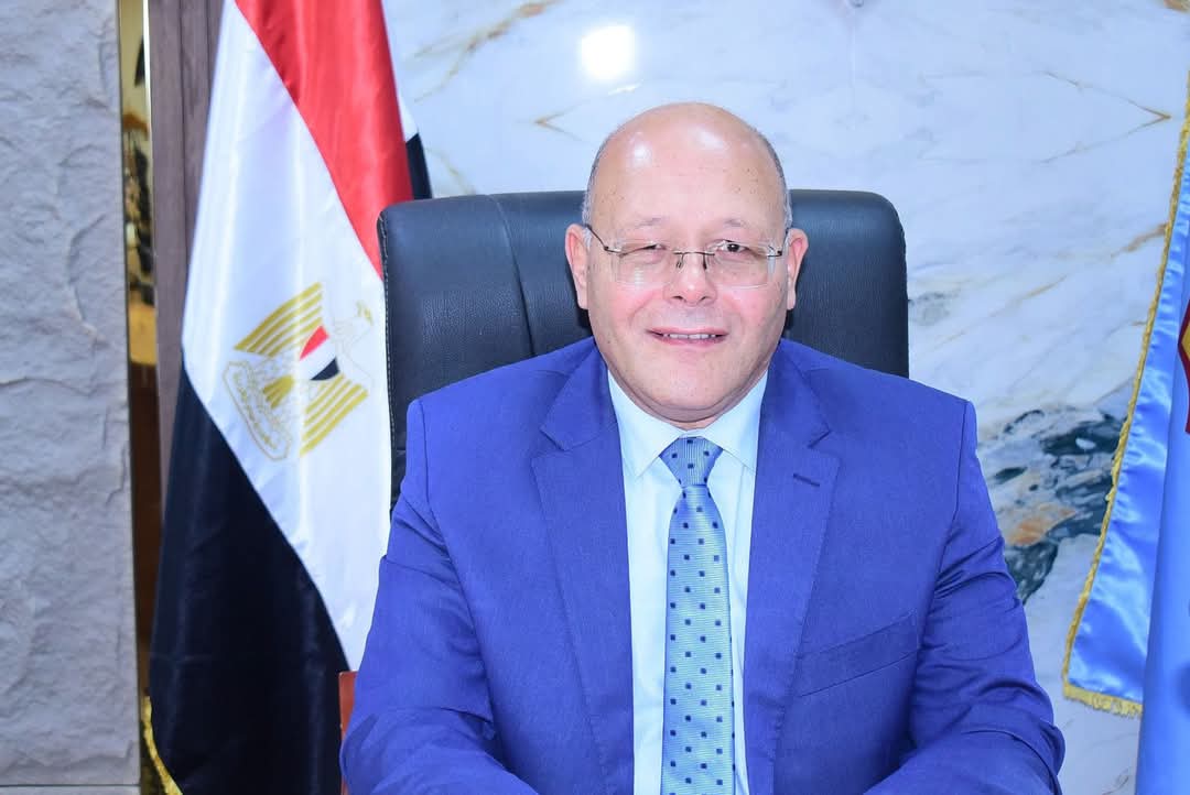 FB IMG 1747243908067 هندسة قنا إطلاق منظومة الحجز الإلكتروني للعيادات الخارجية بمستشفيات سوهاج الجامعية موقع في الجامعة