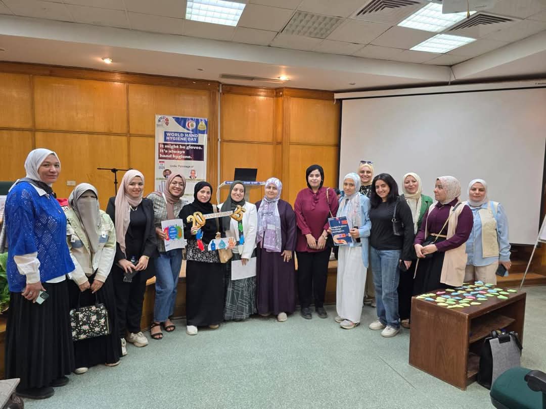FB IMG 1747245437255 الجامعات المصرية "لمسة وعي تصنع فرقاً".. كلية الطب جامعة الزقازيق تحتفل بيوم غسل اليدين موقع في الجامعة