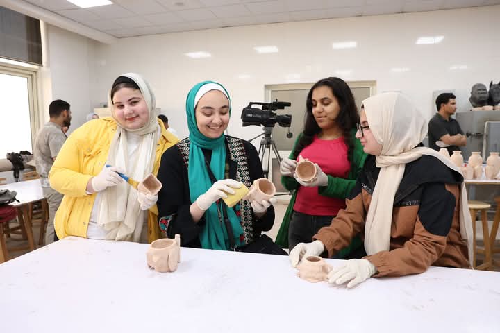 ورش فنية جديدة بكلية الفنون الجميلة بجامعة النهضة لتعزيز المهارات التطبيقية لدى الطلاب 1 كلية الفنون الجميلة بجامعة النهضة