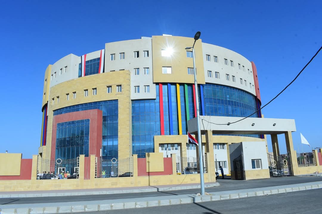FB IMG 1748083082606 جامعة سوهاج 250 مليون جنيه من وزارتي التخطيط والماليه لفرش وتجهيز مستشفى شفا الأطفال بجامعة سوهاج موقع في الجامعة