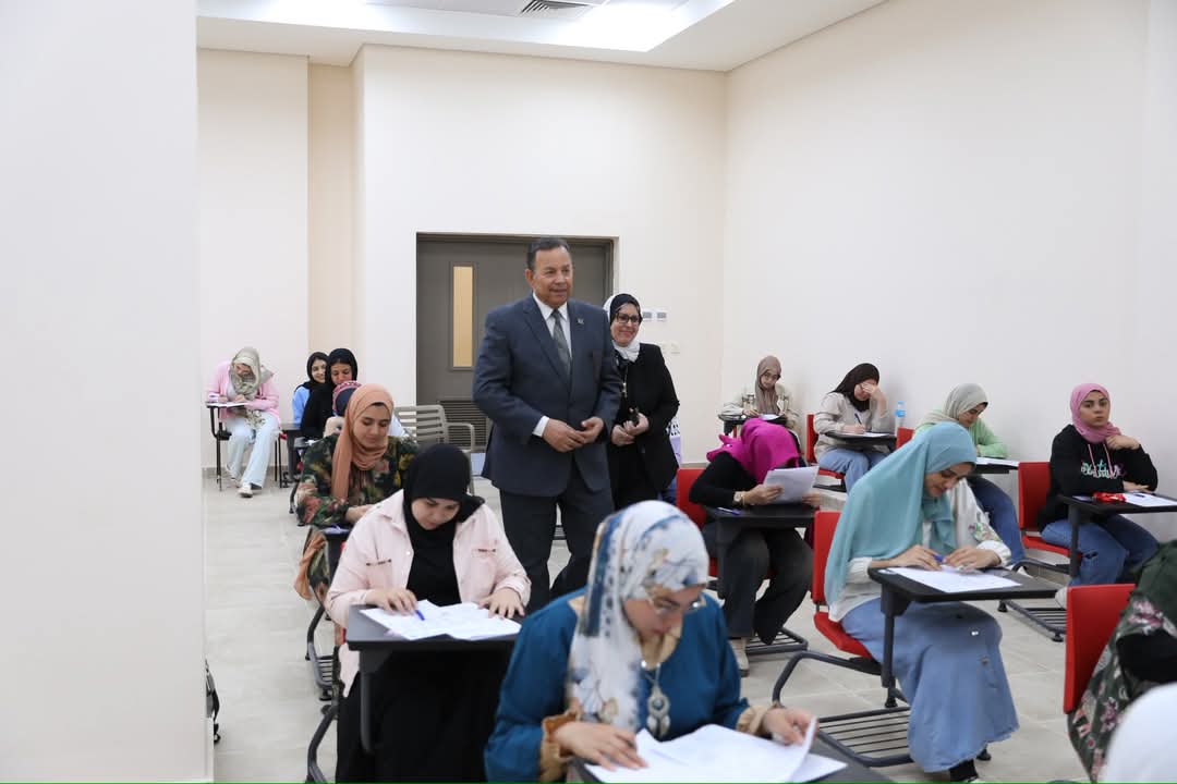 رئيس جامعة المنصورة الجديدة يشدد على ضرورة سرعة إنجاز التصحيح الإلكتروني وإعلان النتائج 1 FB IMG 1748095358450 جامعة المنصورة الجديدة رئيس جامعة المنصورة الجديدة يشدد على ضرورة سرعة إنجاز التصحيح الإلكتروني وإعلان النتائج موقع في الجامعة