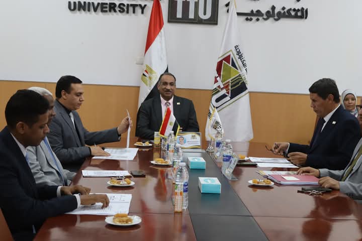 مجلس جامعة طيبة التكنولوجية يوافق على سداد مصروفات الطلاب الغير قادرين 