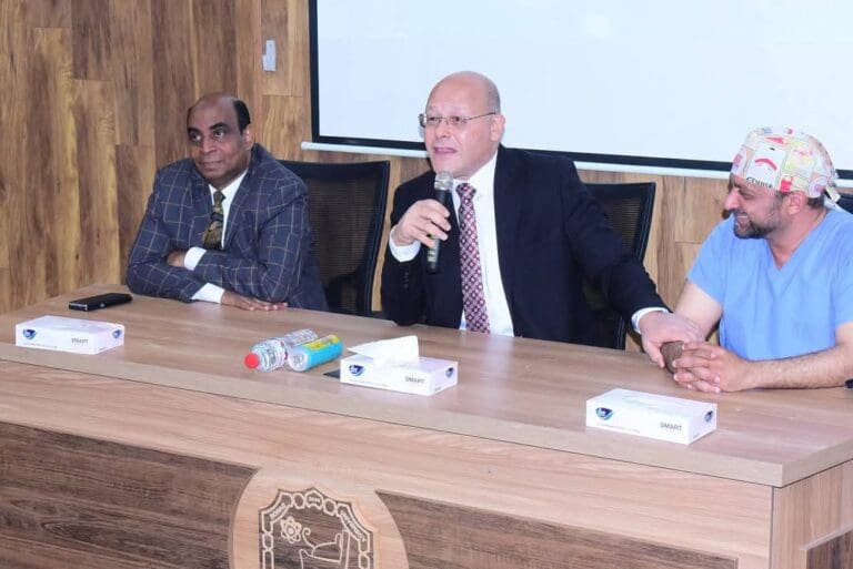رئيس جامعة سوهاج يفتتح المؤتمر الأول لأمراض الأوعية المخية ويتابع عمليات حية 1 رئيس جامعة سوهاج يفتتح المؤتمر الأول لأمراض الأوعية المخية ويتابع عمليات حية