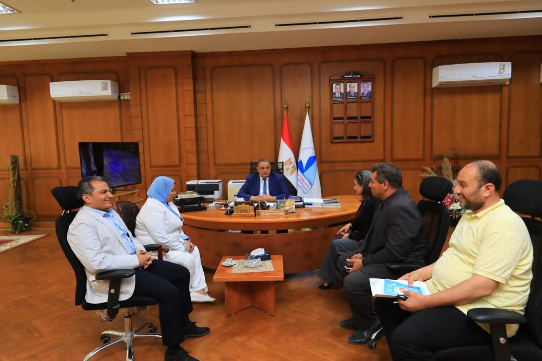 FB IMG 1748270332903 معرض جامعة كفر الشيخ ترسخ ثقافة العمل الحر: تعاون جديد لدعم ريادة الأعمال بين الطلاب والخريجين موقع في الجامعة