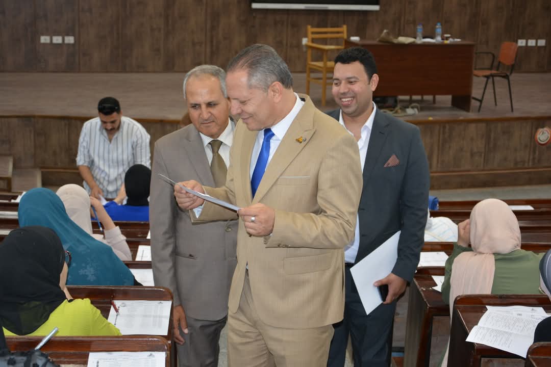 FB IMG 1748437062651 1 خلال رئيس جامعة دمياط يتفقد لجان حقوق ويشيد بالانضباط| صور موقع في الجامعة