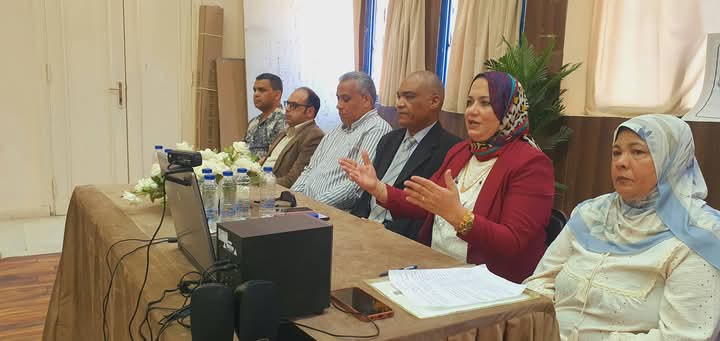 "وكيل تعليم مطروح تشدد على استعداد لجان الشهادة الإعدادية وتمنع استخدام الأجهزة الإلكترونية"