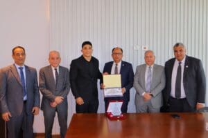 رئيس جامعة حلوان الأهلية: منحة كاملة للطالب عبد الرحمن هيثم بطل أفريقا في المصارعة.. 3 خلال تكريم بطل أفريقا في المصارعة.. رئيس جامعة حلوان الأهلية: نريد ذهبية الأولمبياد وعبدالرحمن مشروع بطل عالمي