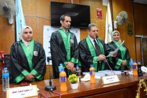 "الاندماج الإعلامي وتأثيره على المحتوى الرقمي".. جامعة سوهاج تمنح درجة الدكتوراه للباحث أحمد جعفر محمد 5 "الاندماج الإعلامي وتأثيره على المحتوى الرقمي".. جامعة سوهاج تمنح درجة الدكتوراة للباحث أحمد جعفر محمد