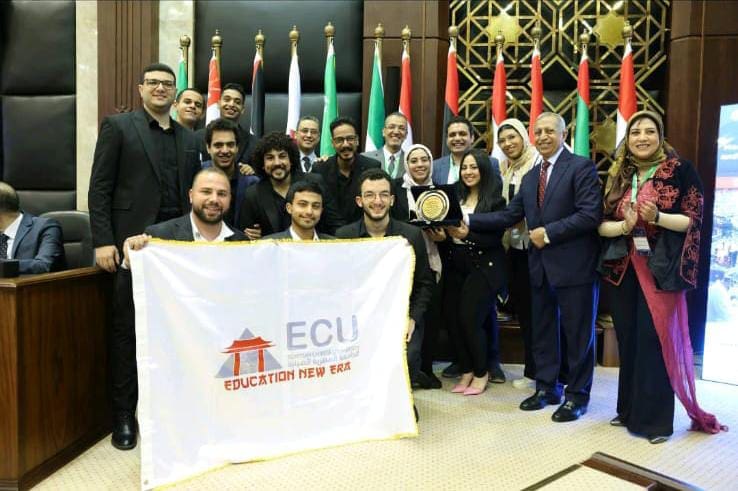 IMG 20250512 WA0106 جامعة كفر الشيخ طلاب الجامعة الصينية يحصدون جائزة أفضل بحث عن الهيدروجين الأخضر في مؤتمر الذكاء الآلي موقع في الجامعة