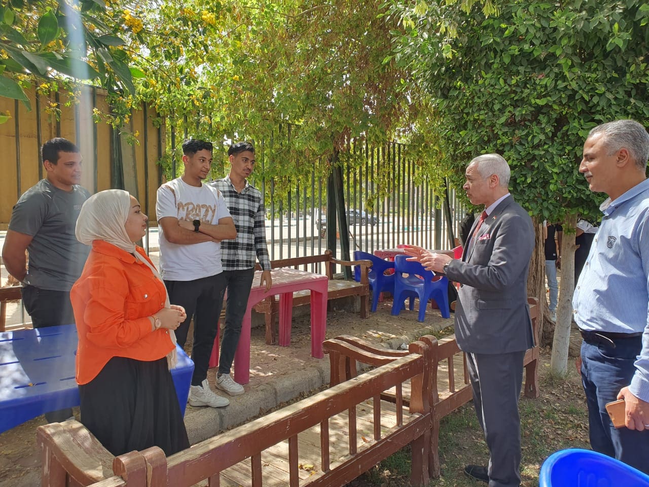 IMG 20250513 WA0029 جامعة أسيوط نائب رئيس جامعة أسيوط يتفقد تطوير خدمات الإدارة العامة لرعاية الطلاب وتوسعة شبكة الإنترنت موقع في الجامعة