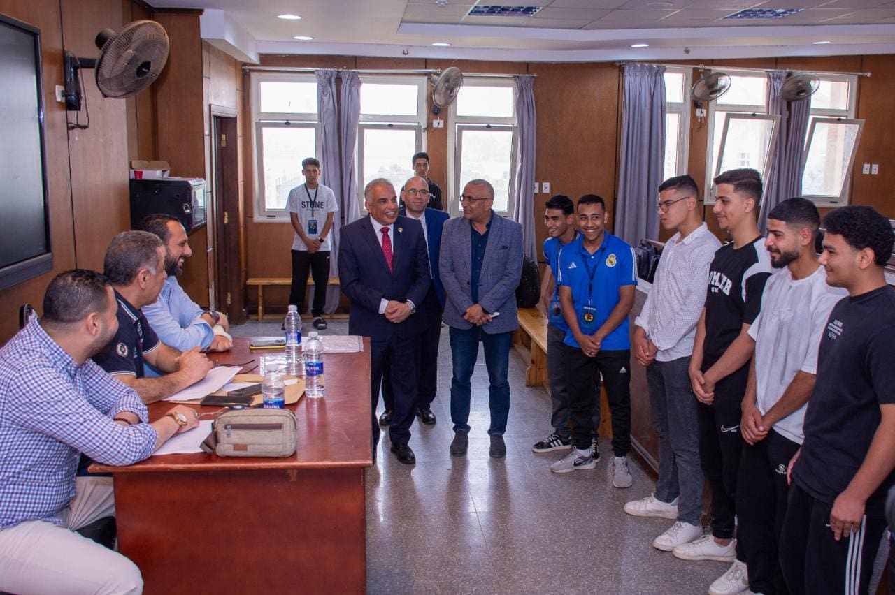 IMG 20250513 WA0214 جامعة كفر الشيخ رئيس جامعة طنطا يتابع أعمال الامتحانات الشفوية والعملية بكلية علوم الرياضة موقع في الجامعة