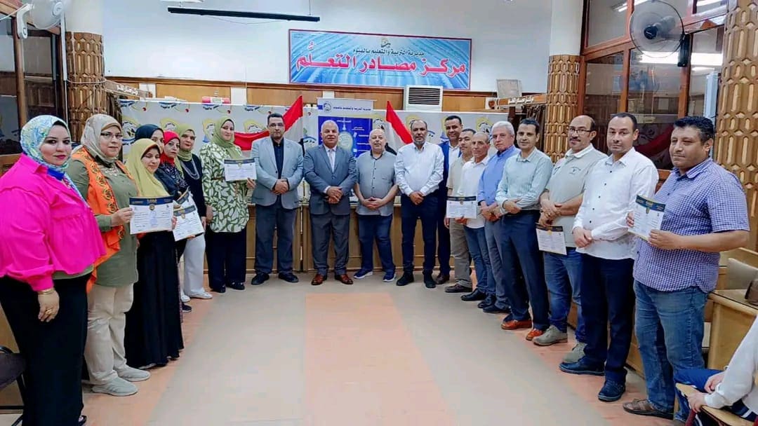 IMG 20250515 WA0099 التعليم القبيصي يختتم البرنامج التدريبي نظام رقمي مصمم لتبسيط المهام الاجتماعية في المدارس بالفيوم موقع في الجامعة