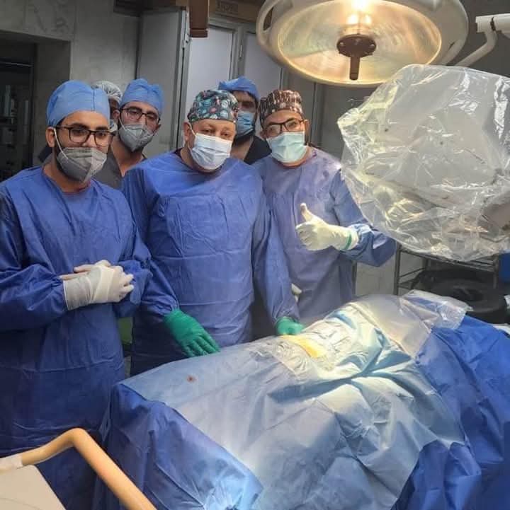 IMG 20250517 WA0003 جامعة الأزهر طب الأزهر في دمياط تنجح في إجراء عمليَّة نادرة عالميًّا لطفل عمره ثلاث سنوات - صور موقع في الجامعة