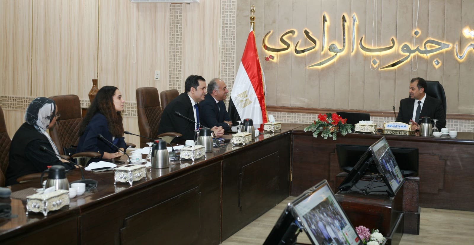 IMG 20250518 WA0047 جامعة جنوب الوادي جامعة جنوب الوادي ومؤسسة إنروت للتنمية يبحثان التعاون المشترك موقع في الجامعة